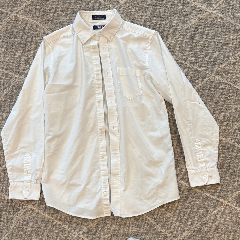 Izod Men's Classic White Button-Down Shirt